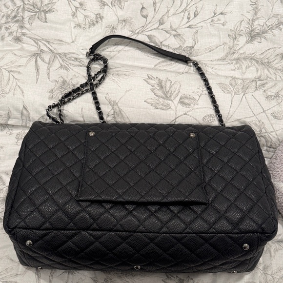 CC style black quilted travel bag - Picture 4 of 6